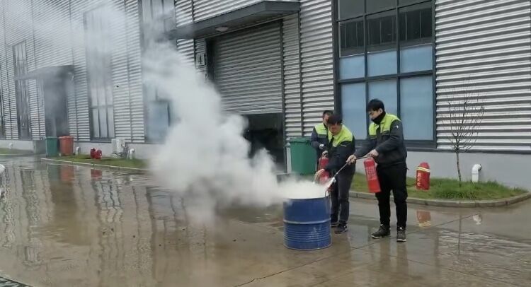 加強消防知識學習消防演習訓(xùn)練”確保安全工作” 加強消防知識學習消防演習訓(xùn)練”確保安全工作”